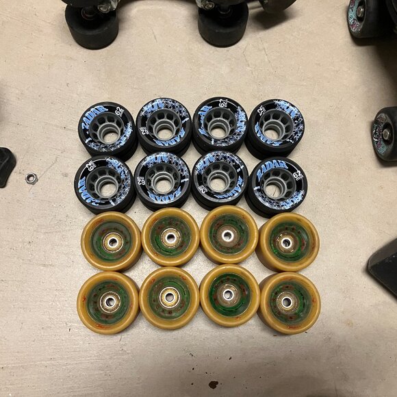 Riedell RS1000 speed skates, leather uppers, wide toestop, 3 sets of wheels - Picture 8 of 12